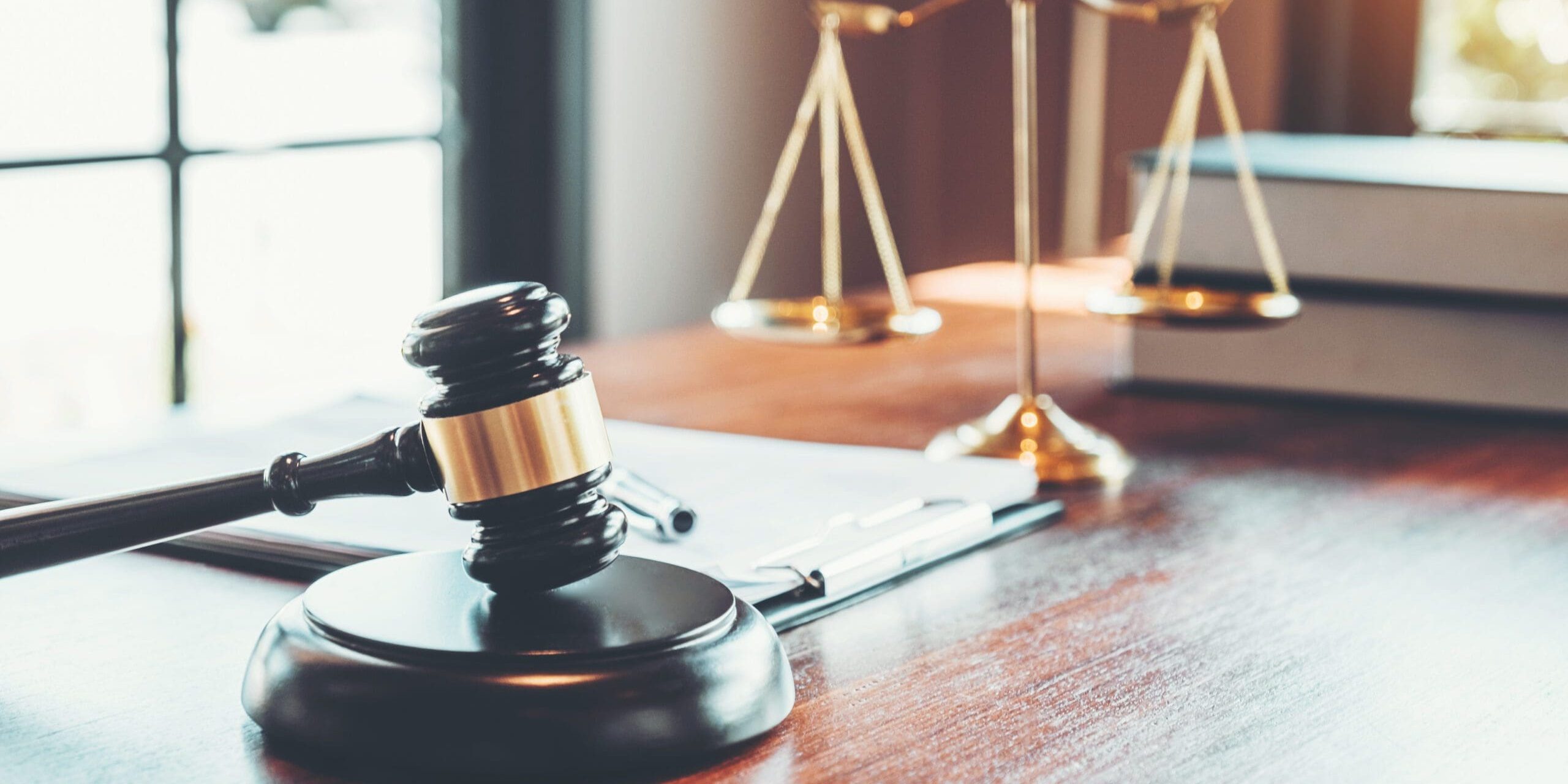lawyers legal services Consulting in regard to the various contr lawyers legal services Consulting in regard to the various contracts to plan the case in court.